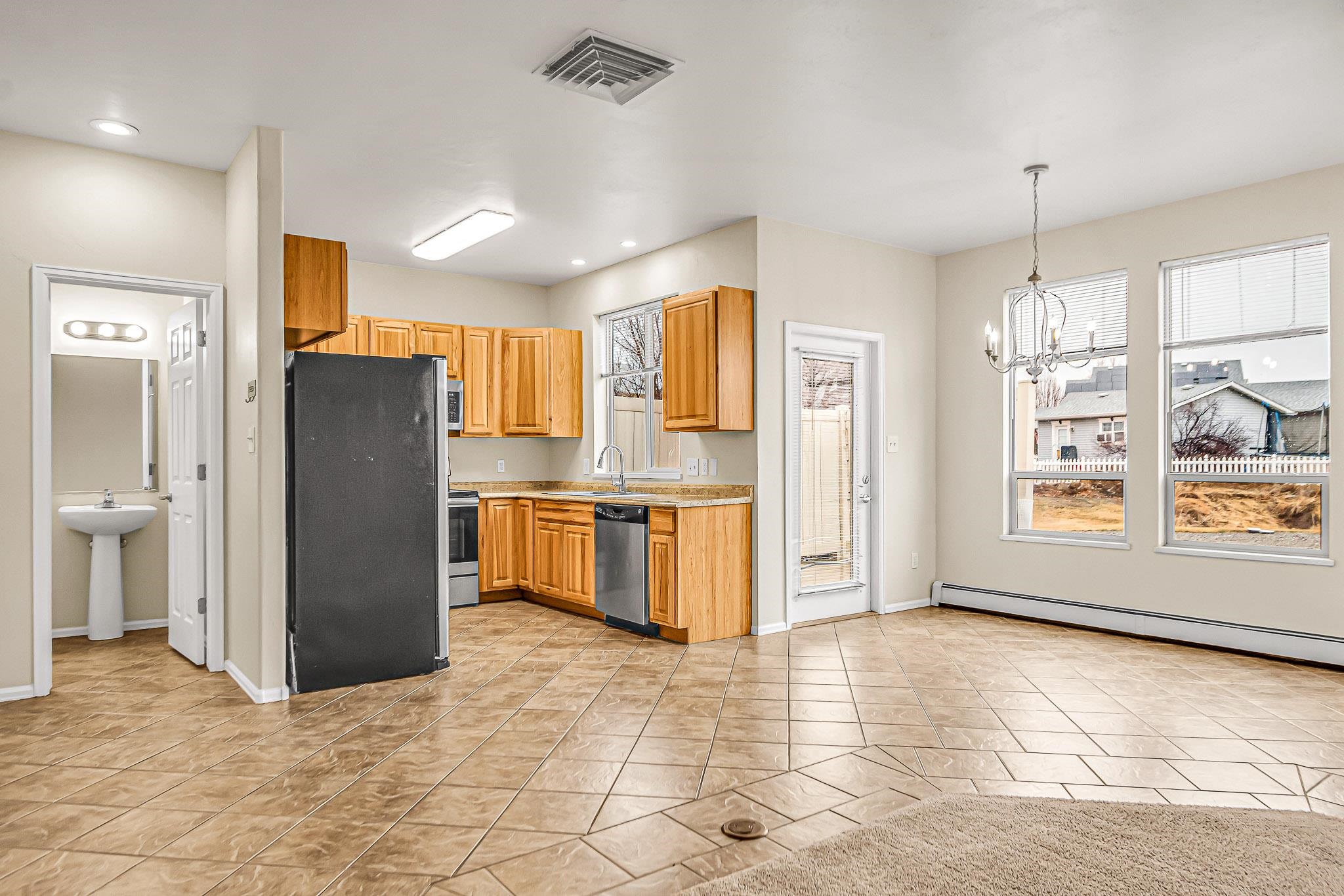 1291 E Carolina Avenue