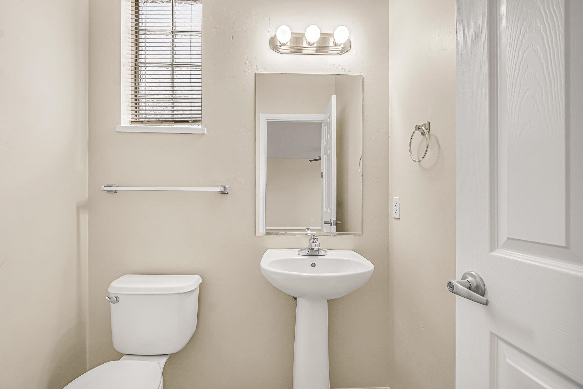 1291 E Carolina Avenue