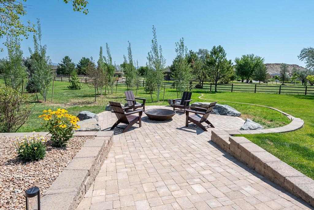 725 Curecanti Circle