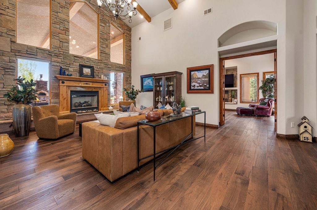 725 Curecanti Circle