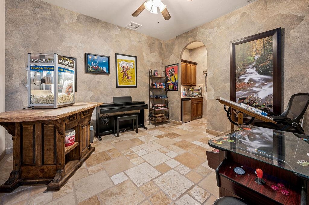 725 Curecanti Circle