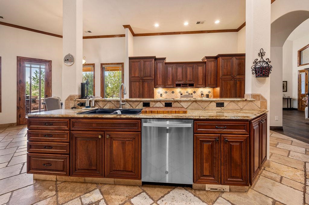 725 Curecanti Circle