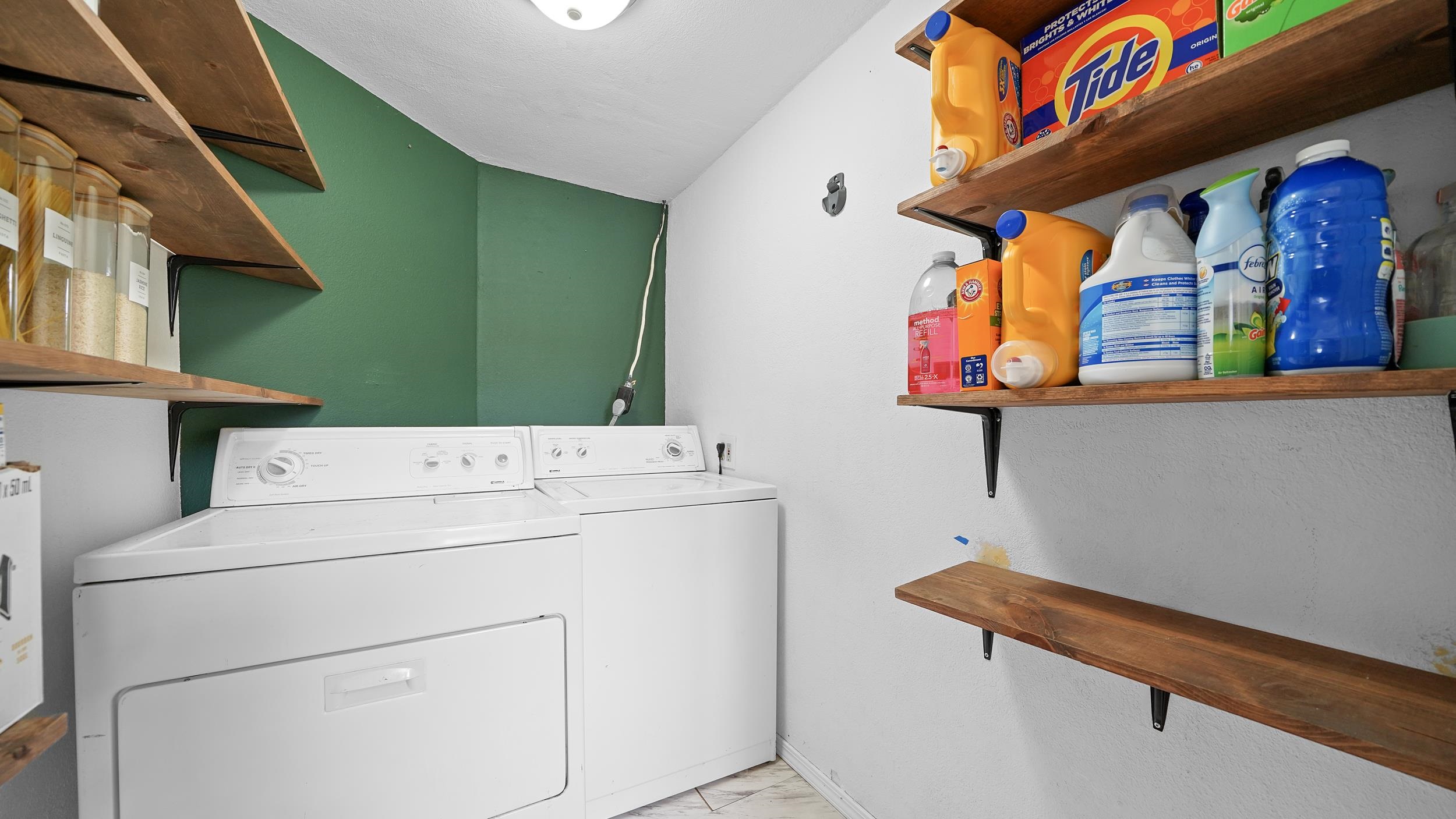 295 1/2 Mountain View Street