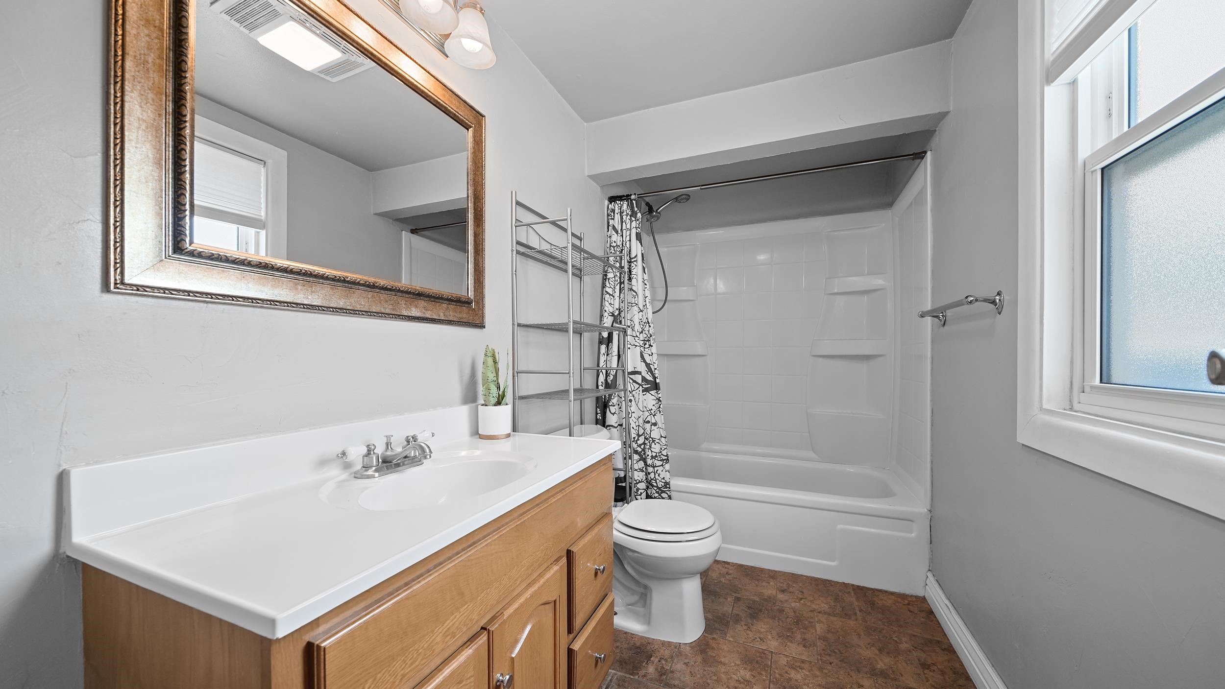 295 1/2 Mountain View Street