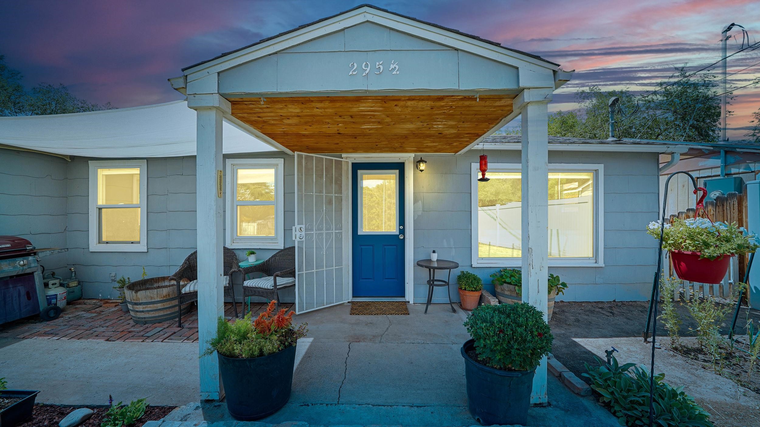 295 1/2 Mountain View Street