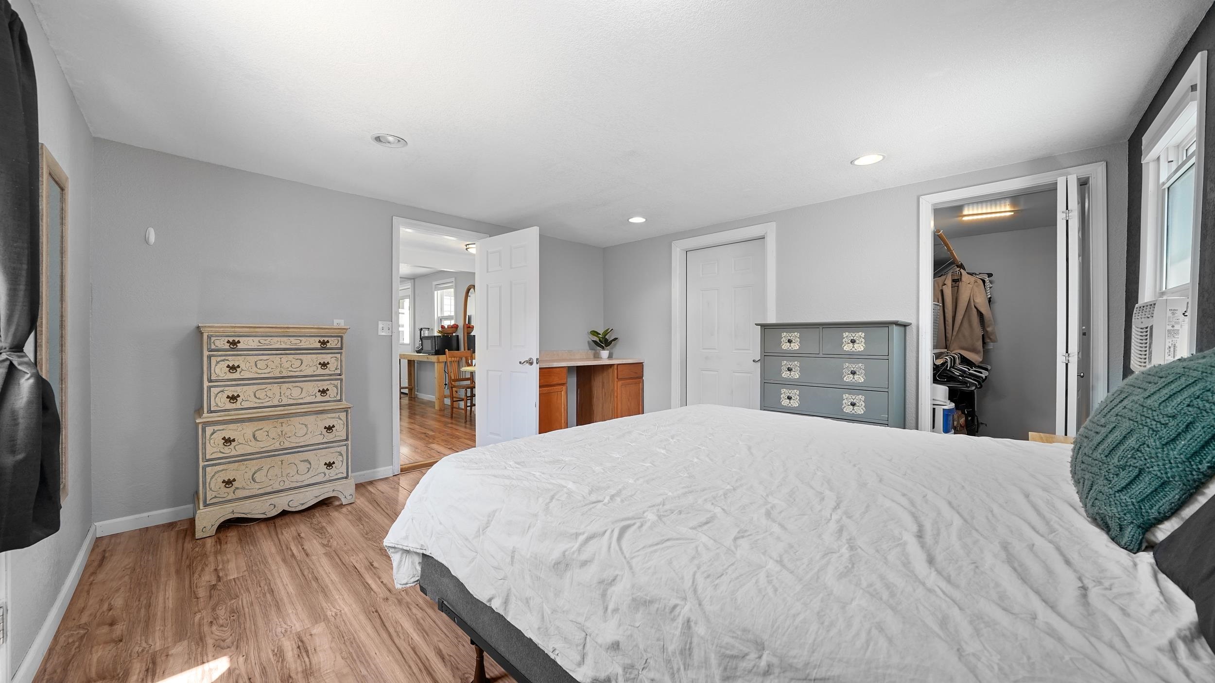 295 1/2 Mountain View Street