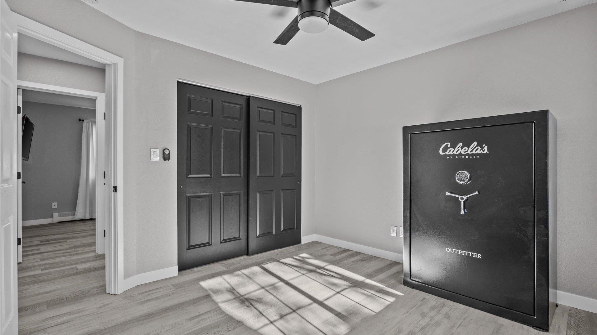 521 1/2 Sabra Street