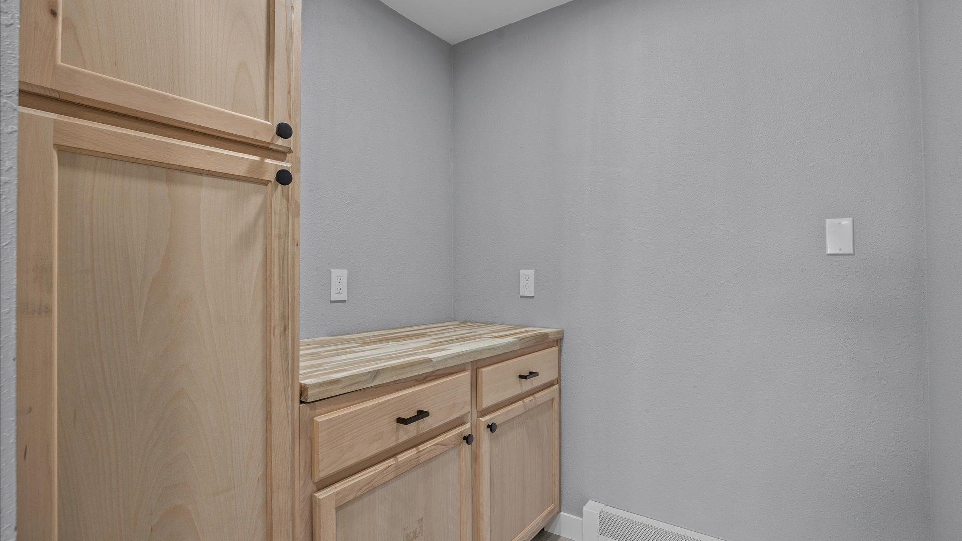 521 1/2 Sabra Street