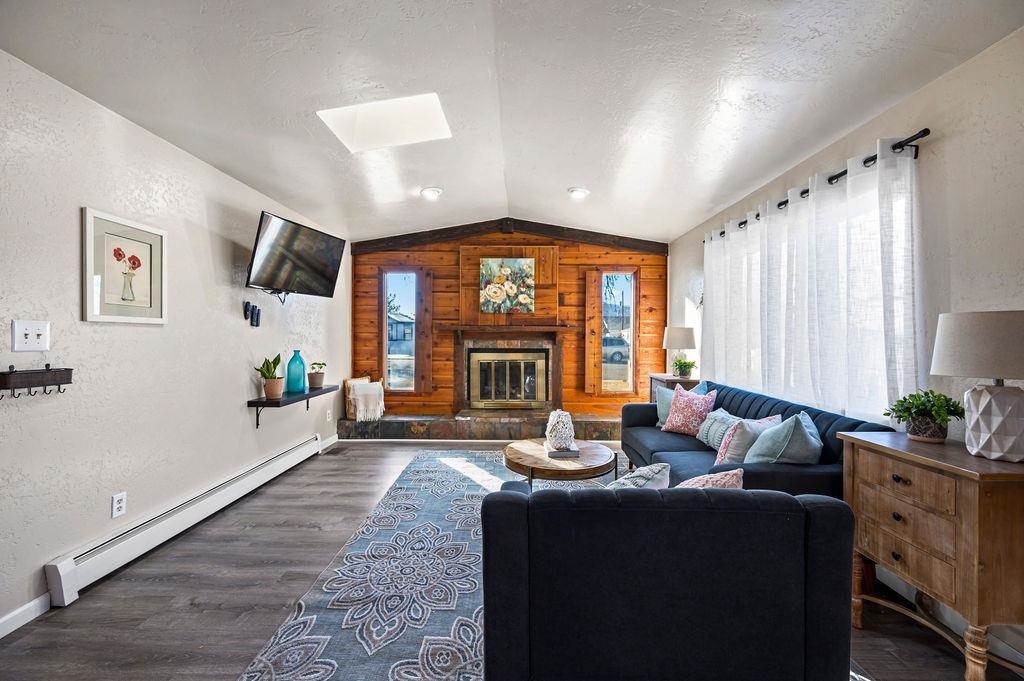 1027 E Harrison Avenue