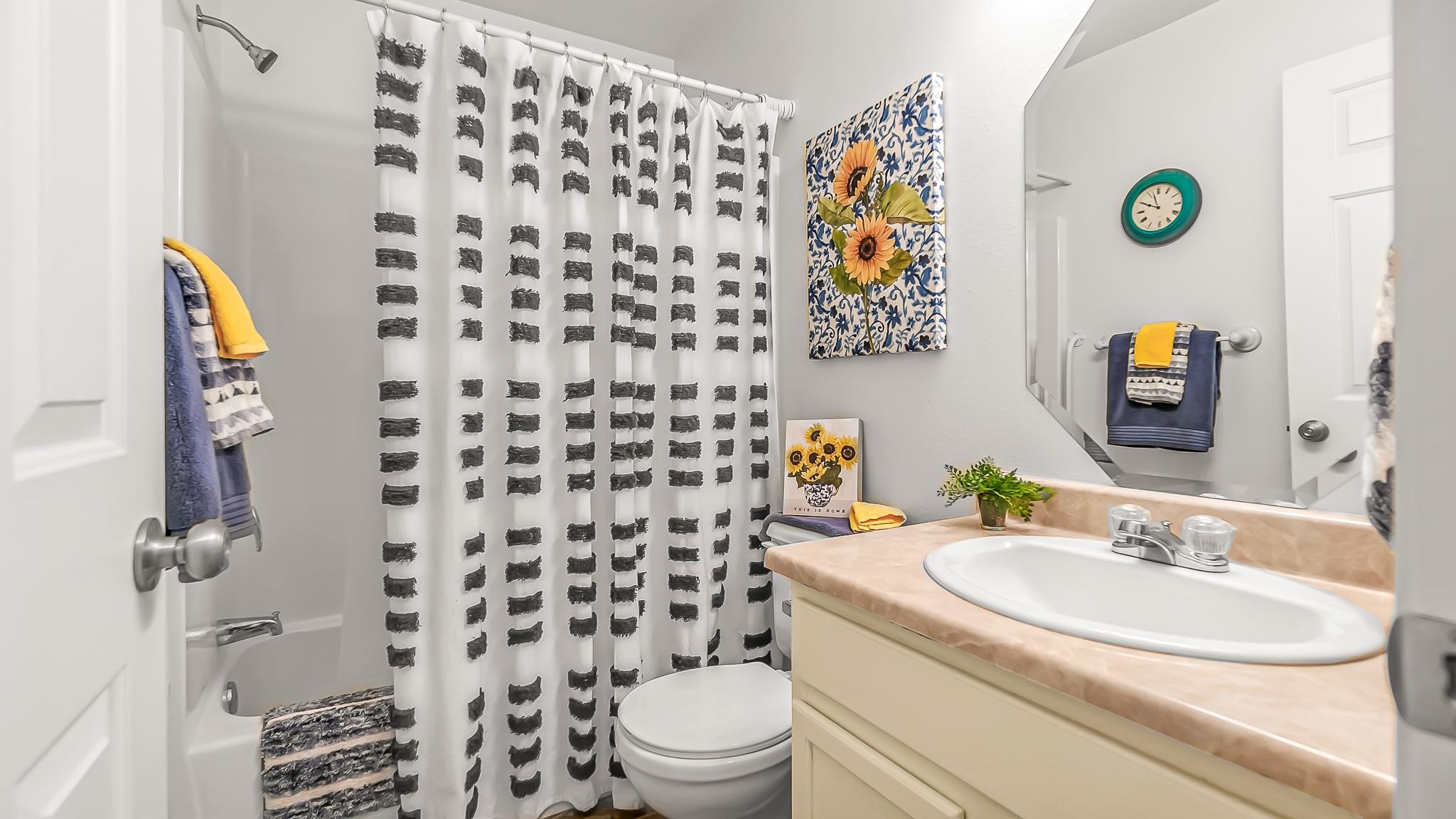 572 W Greenfield Circle