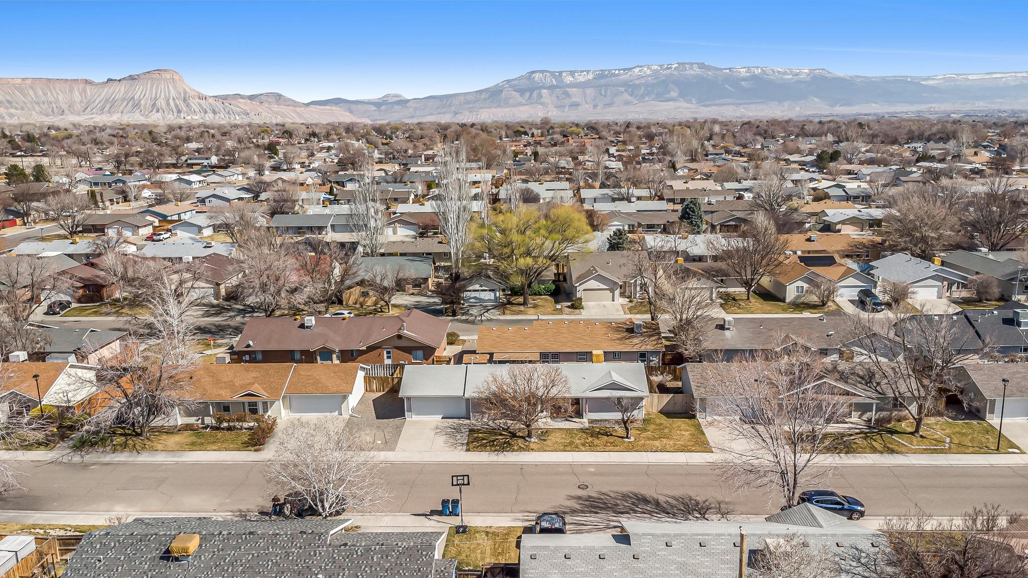 572 W Greenfield Circle