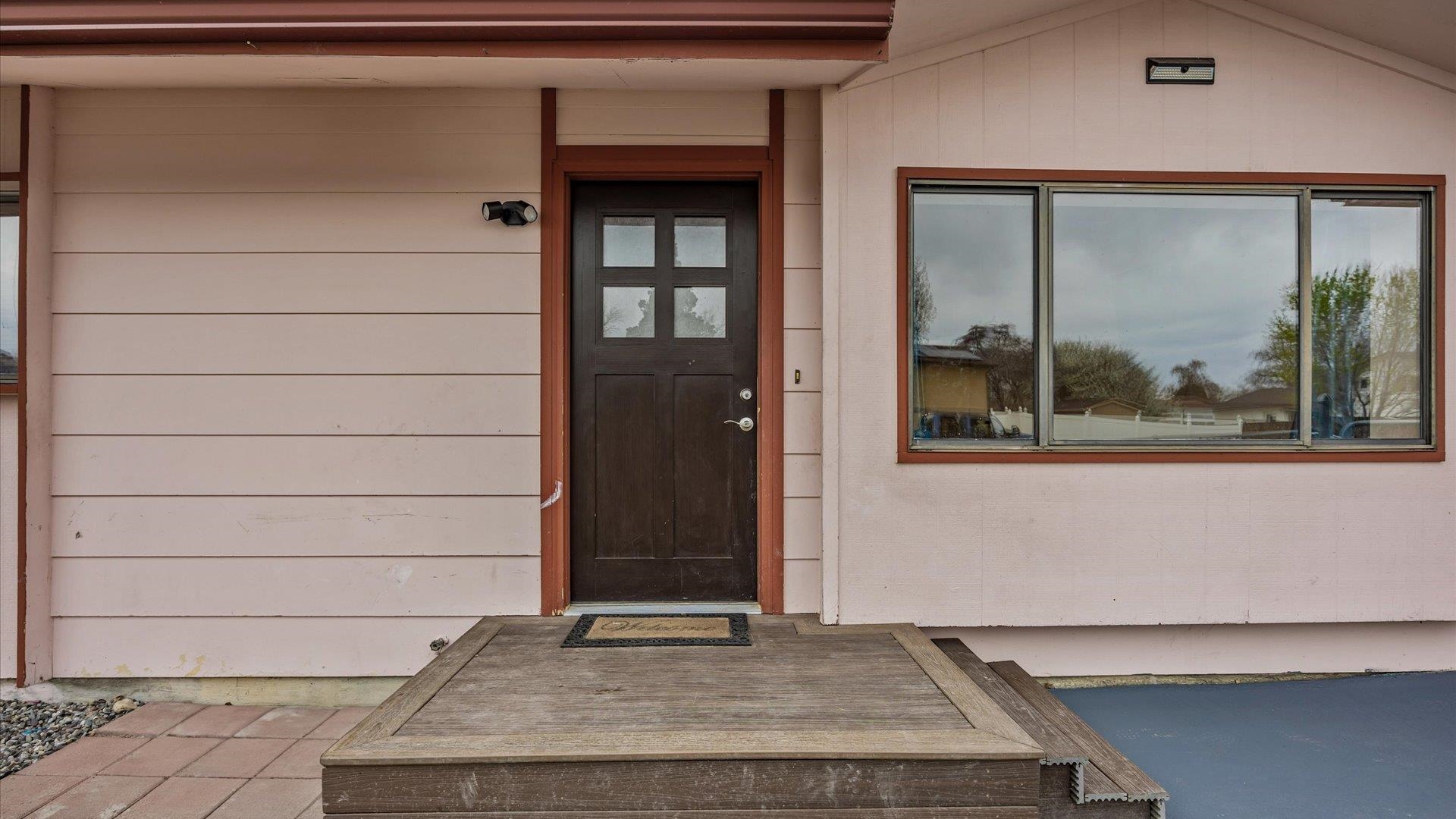 3015 1/2 Gunnison Avenue