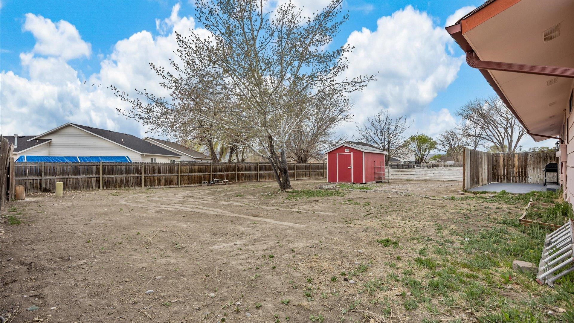 3015 1/2 Gunnison Avenue