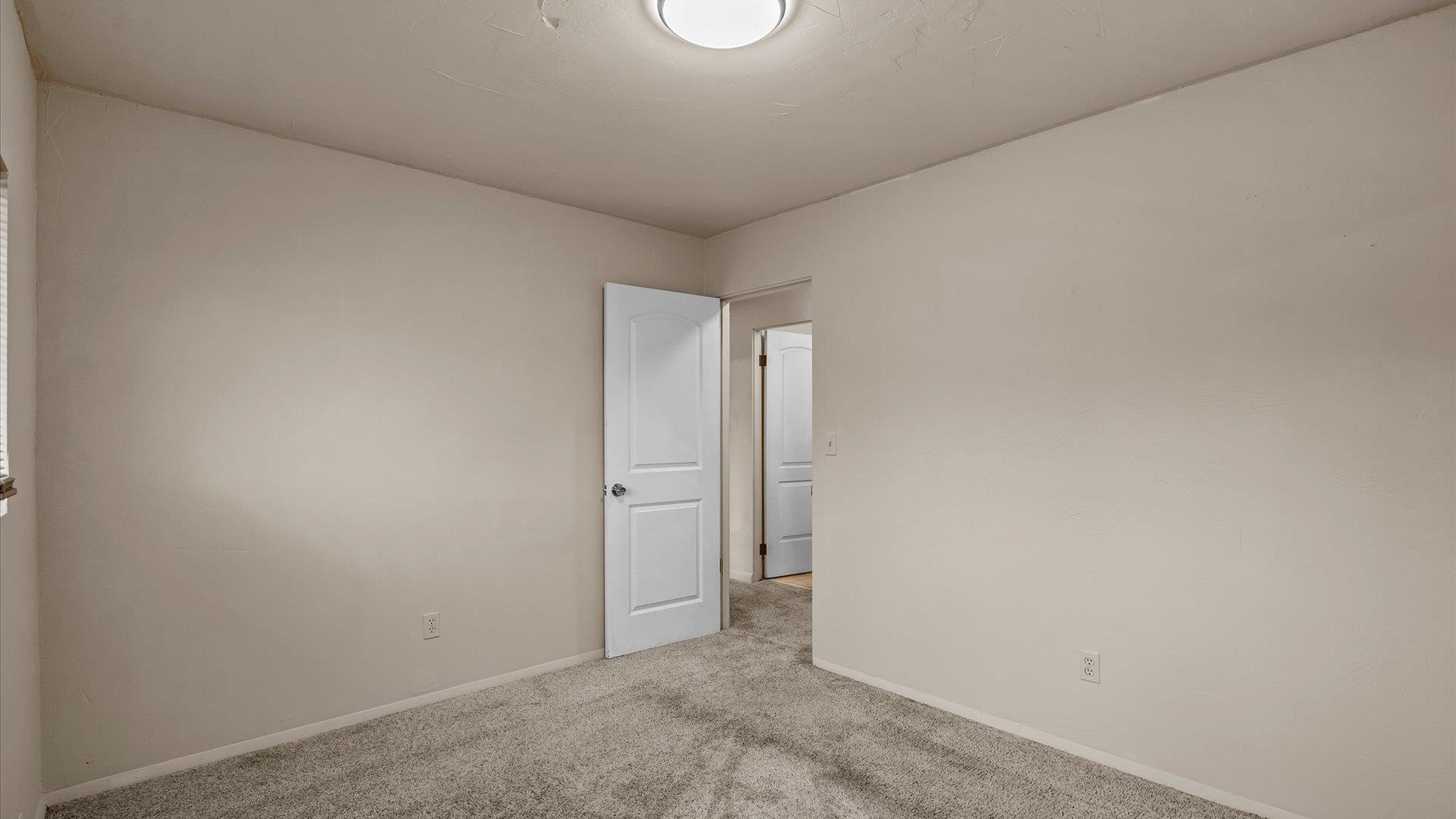 3015 1/2 Gunnison Avenue