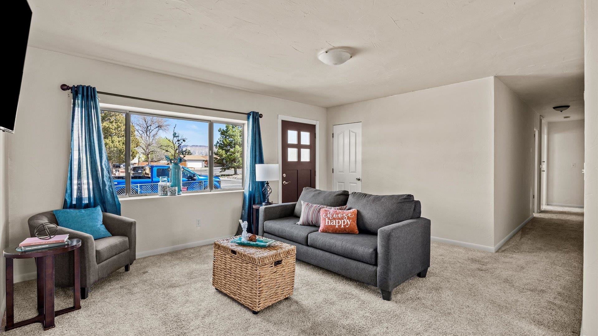 3015 1/2 Gunnison Avenue