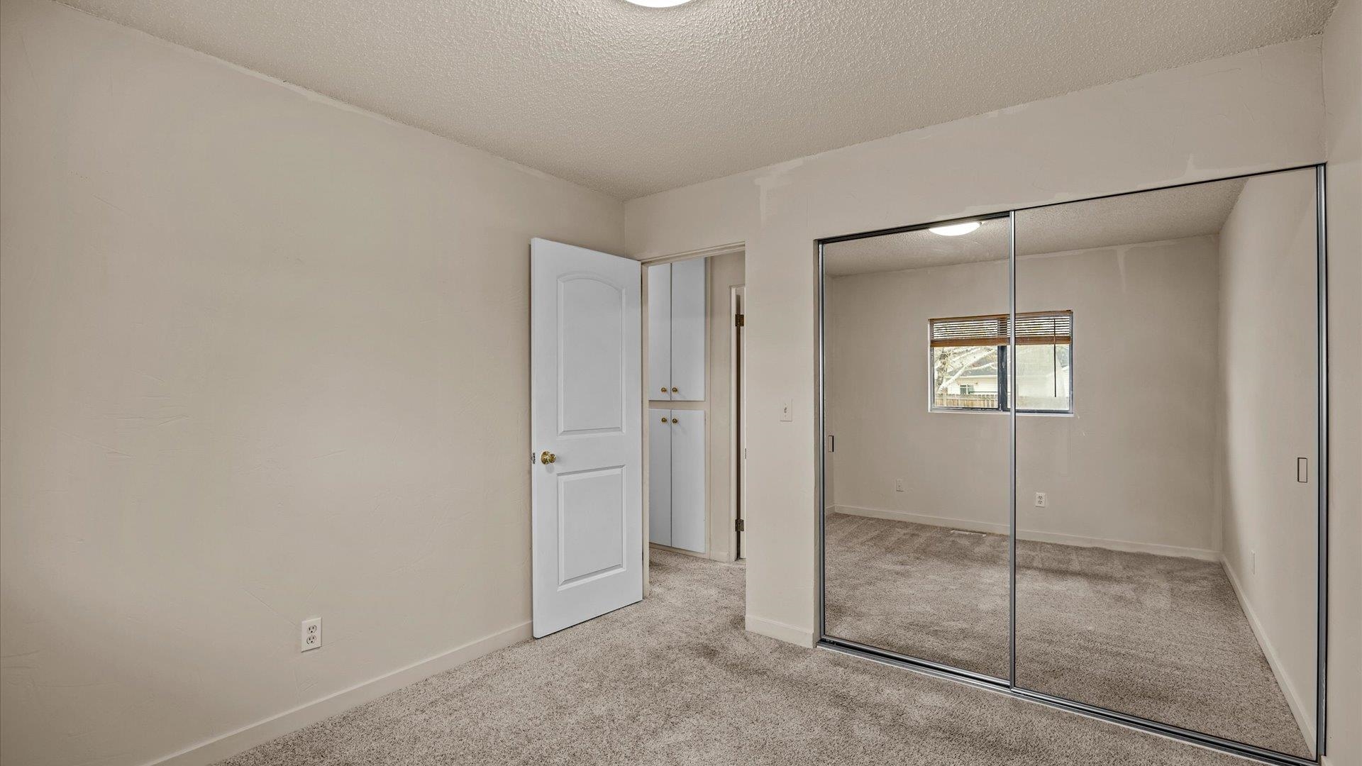 3015 1/2 Gunnison Avenue