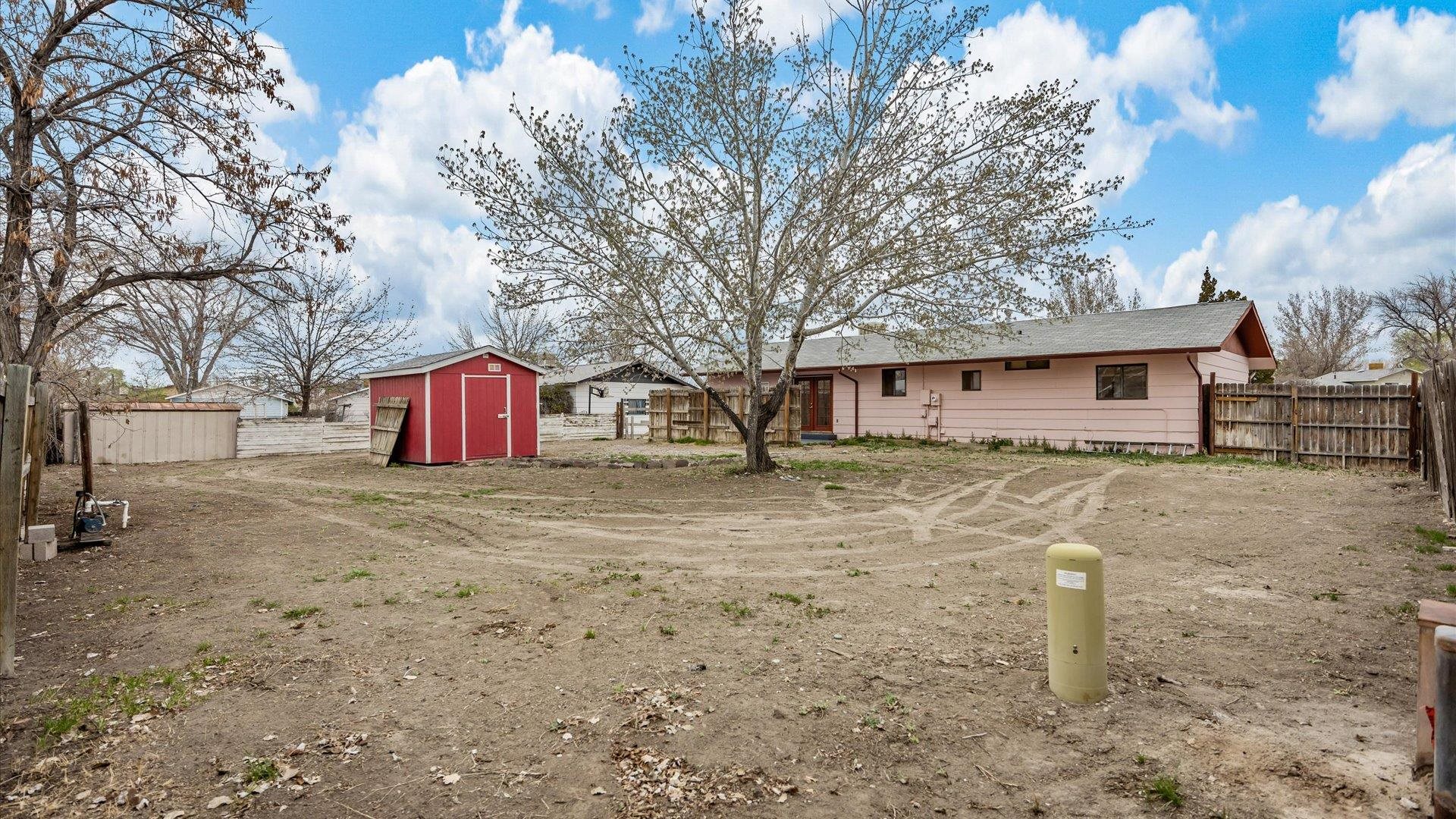 3015 1/2 Gunnison Avenue