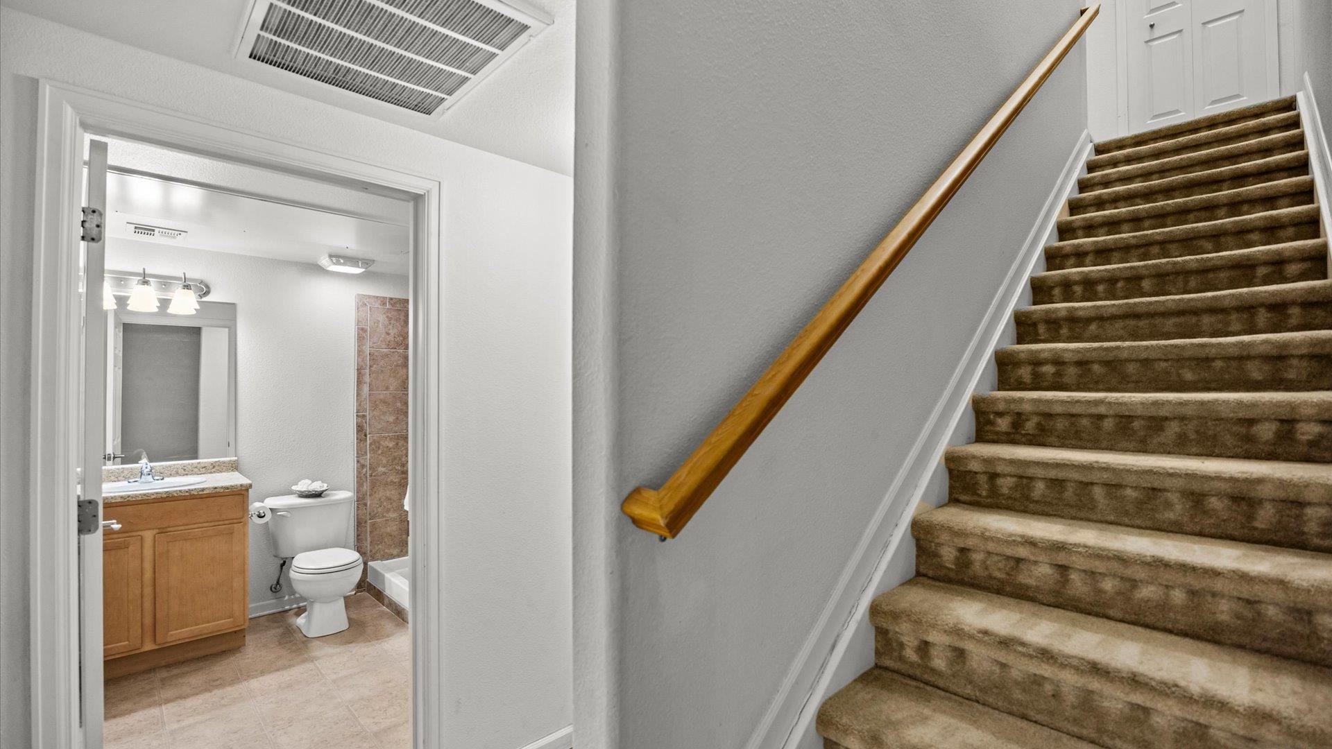 1212 Walnut Avenue Unit: 38 / Door 7