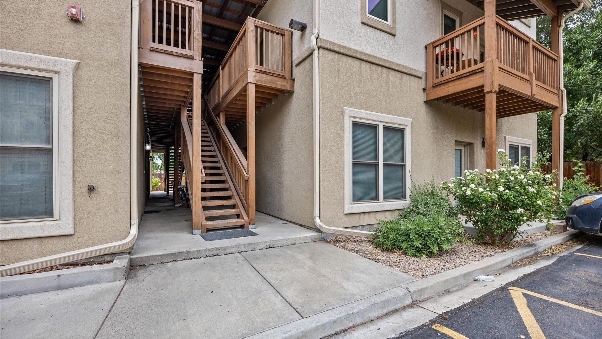 1212 Walnut Avenue Unit: 38 / Door 7