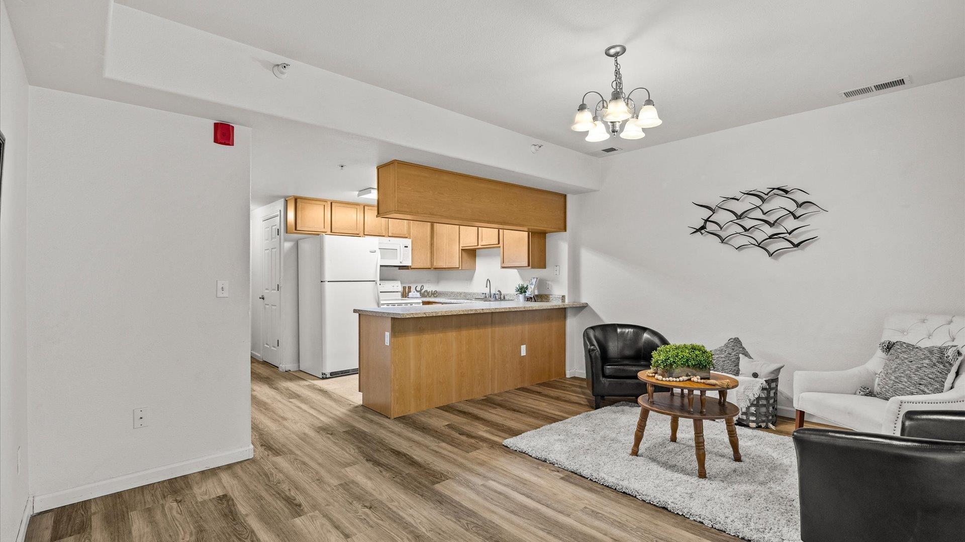 1212 Walnut Avenue Unit: 38 / Door 7