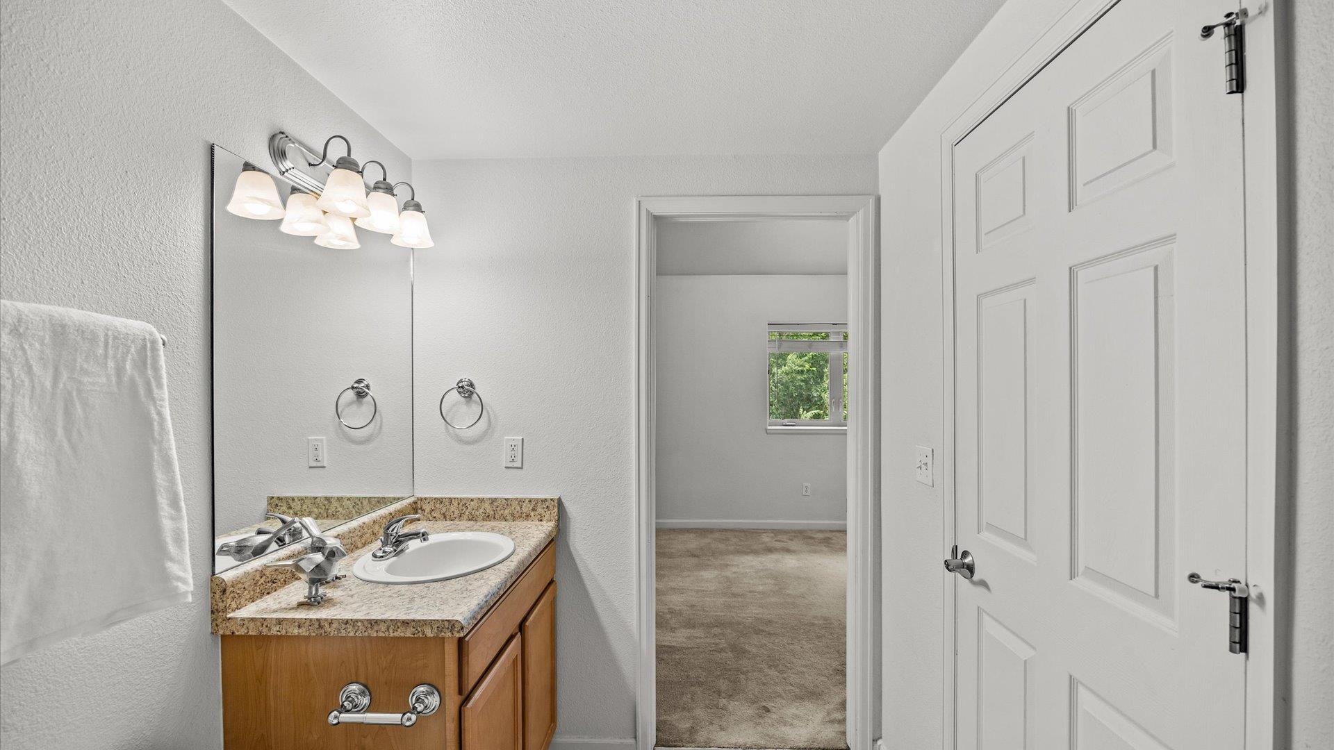 1212 Walnut Avenue Unit: 38 / Door 7