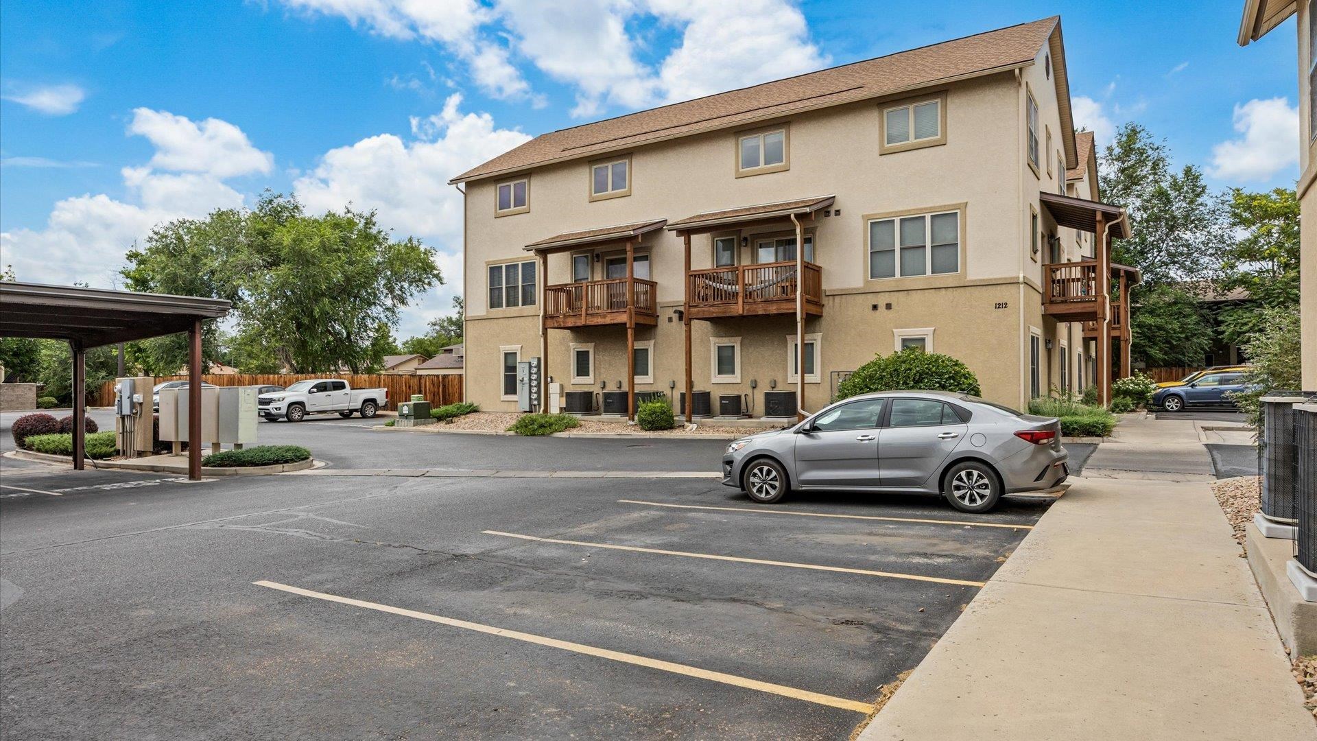 1212 Walnut Avenue Unit: 38 / Door 7