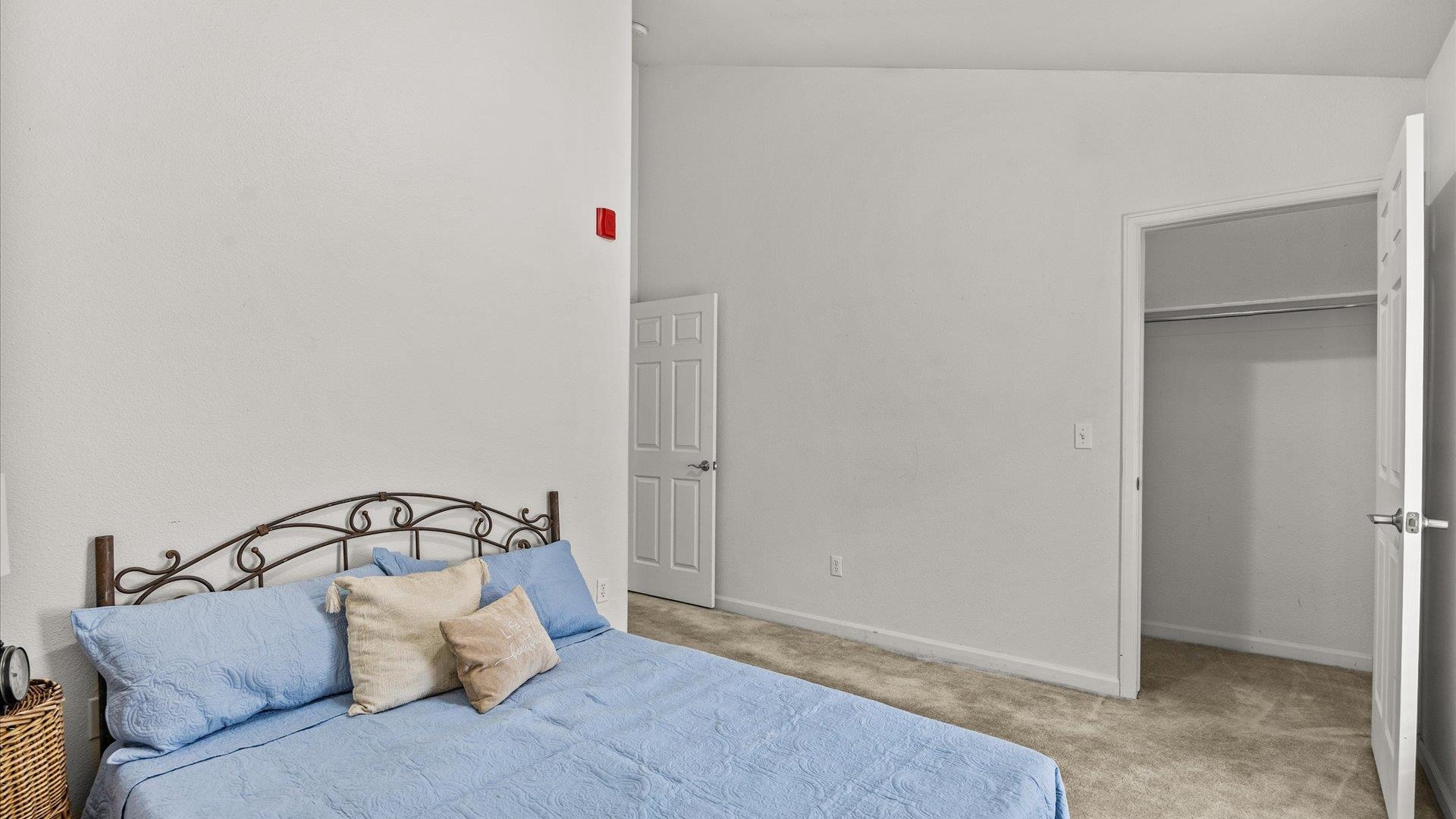 1212 Walnut Avenue Unit: 38 / Door 7