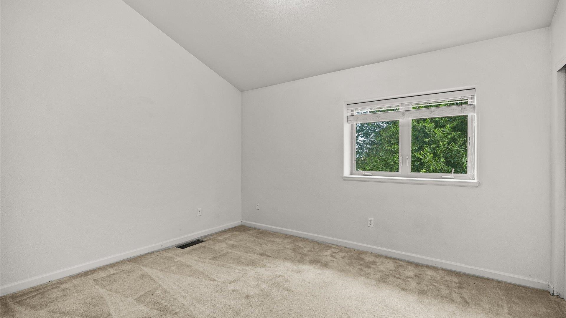 1212 Walnut Avenue Unit: 38 / Door 7