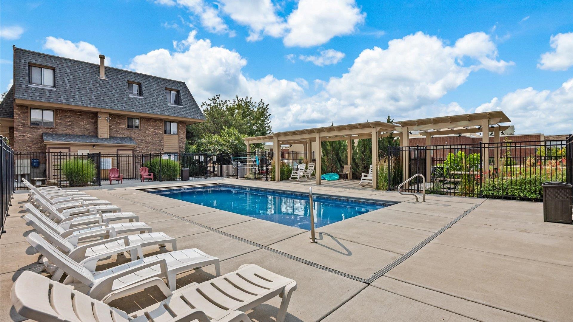 1140 Walnut Avenue Unit: 35