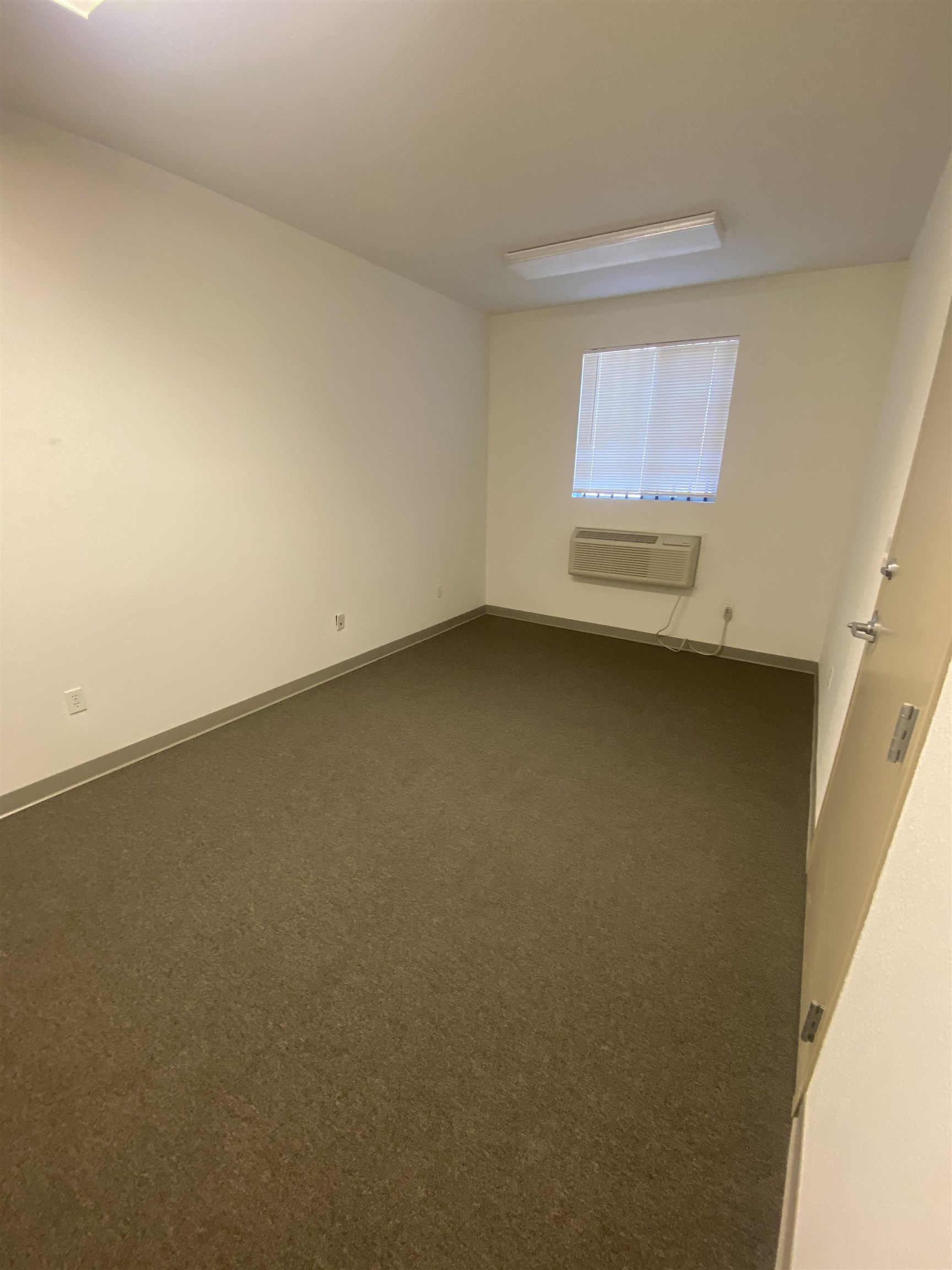 598 N Commercial Drive Unit: 3