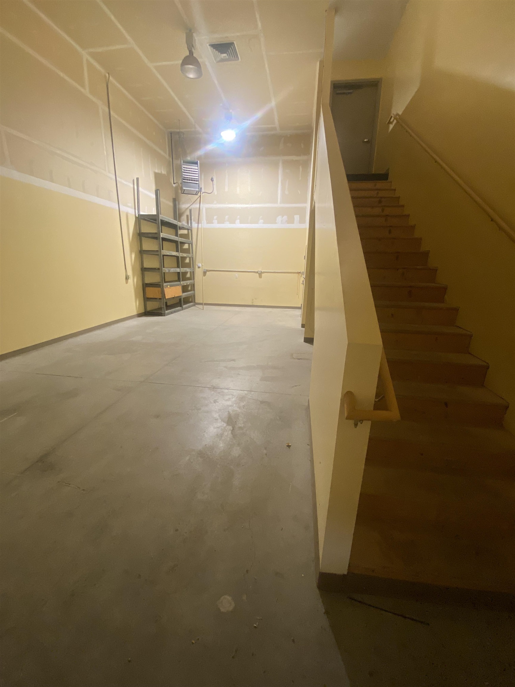 598 N Commercial Drive Unit: 3