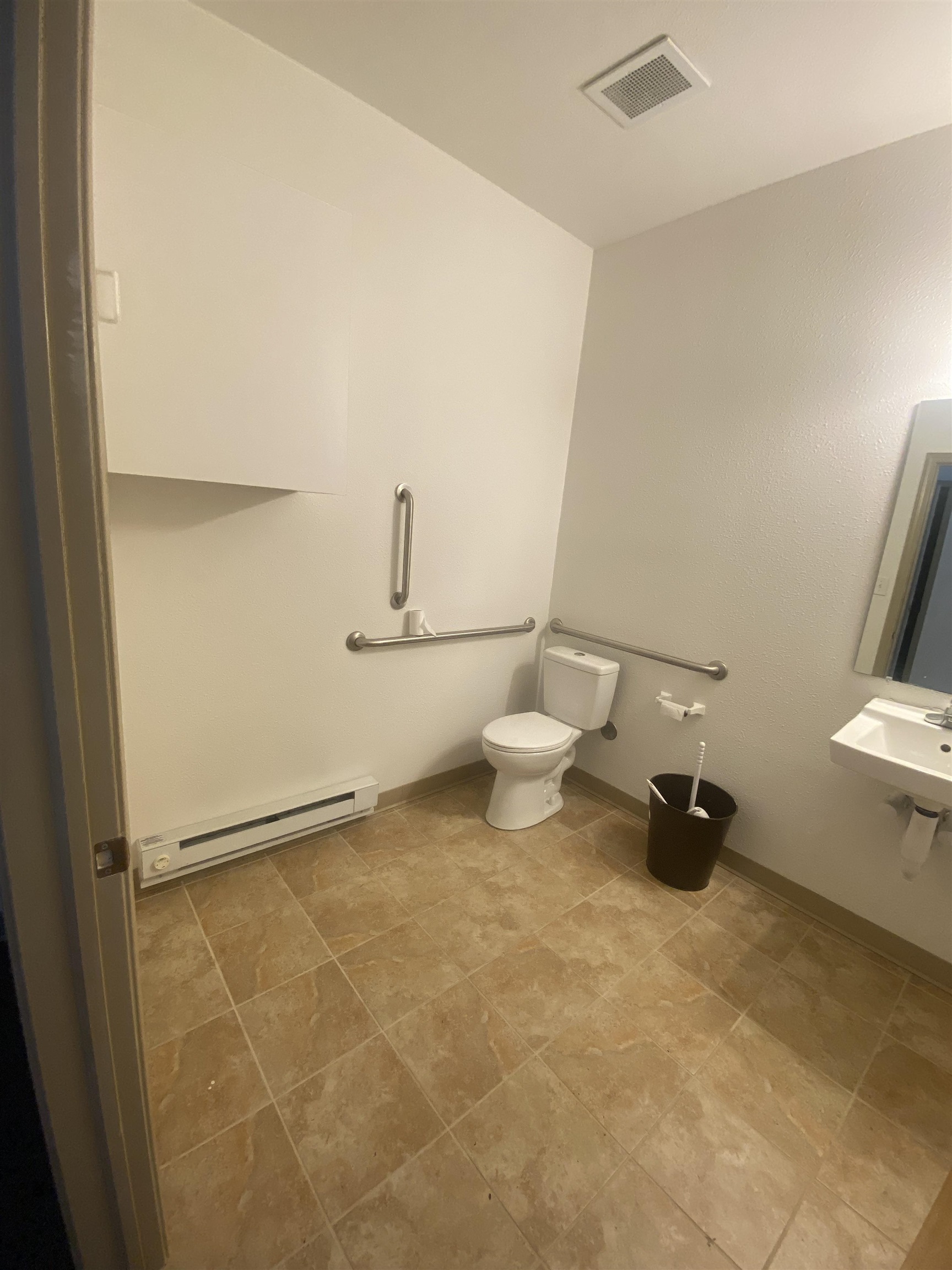 598 N Commercial Drive Unit: 3