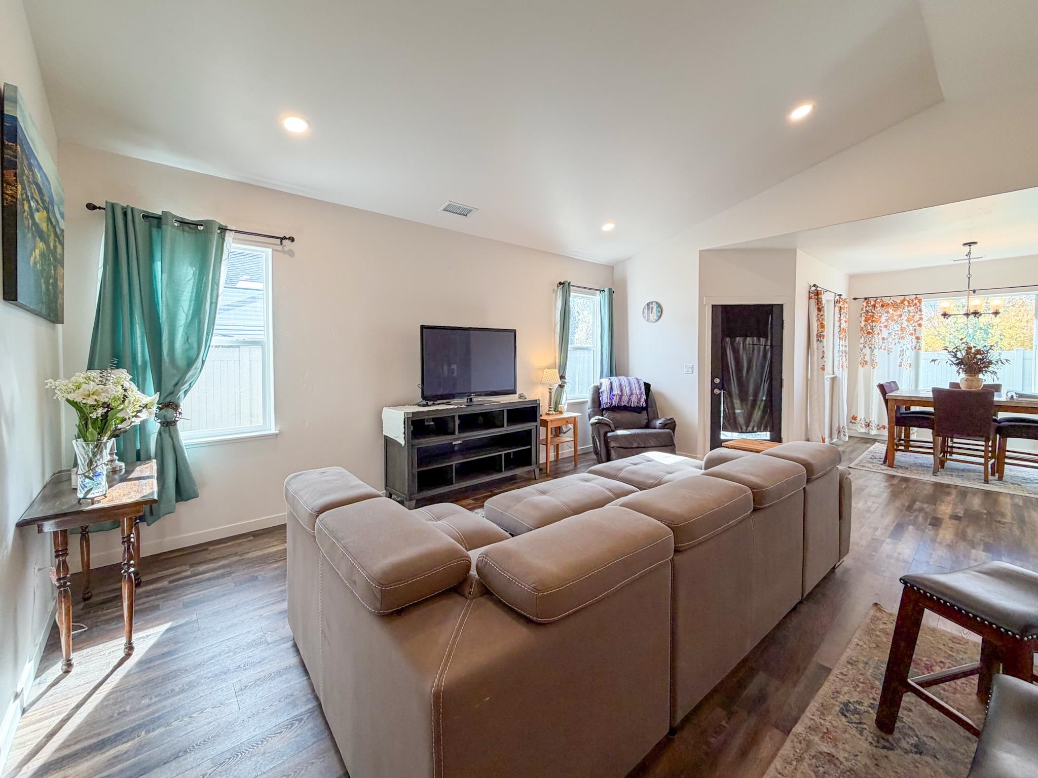 457 Fox Meadows Court