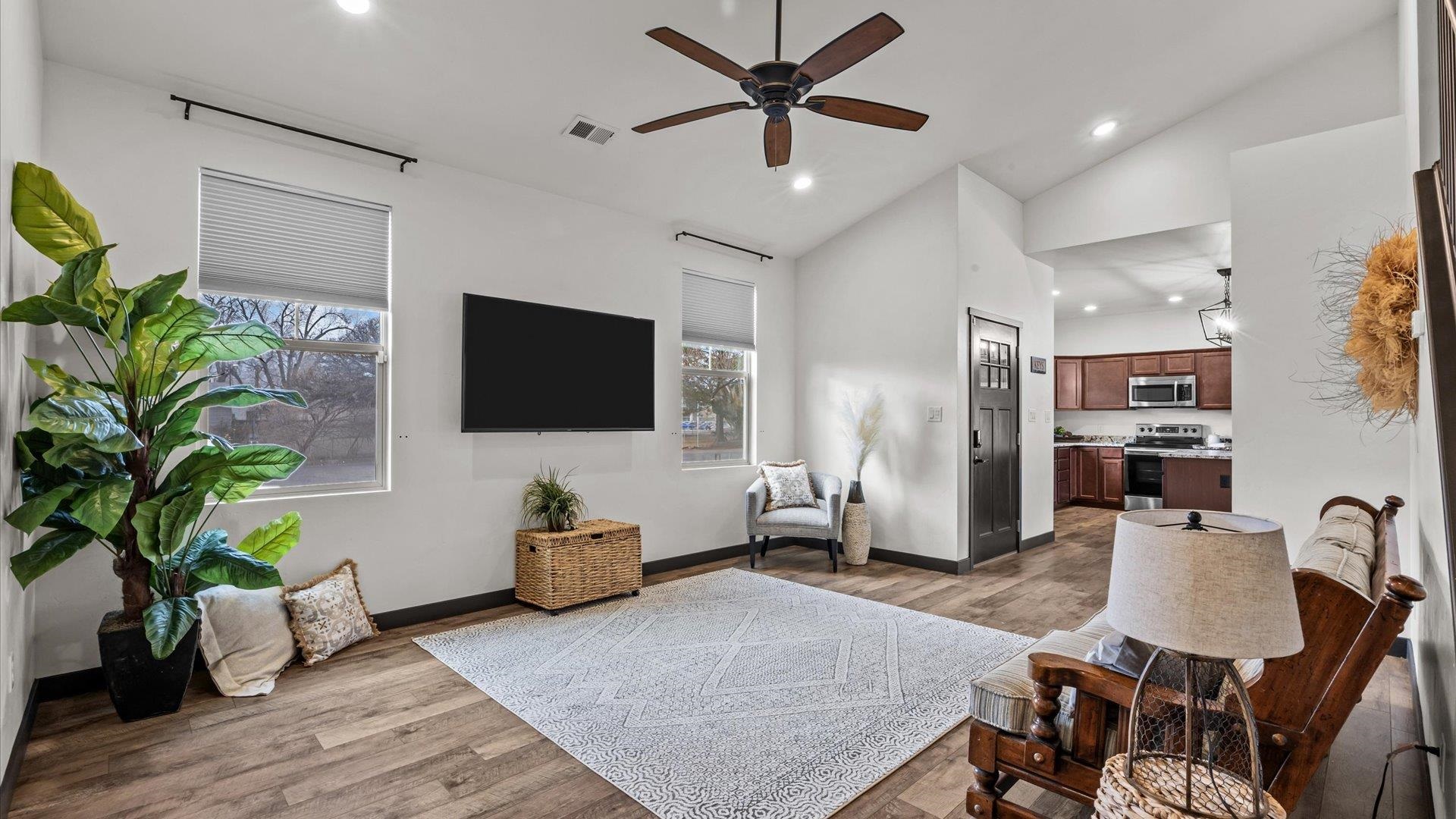 298 W Parkview Drive Unit: C