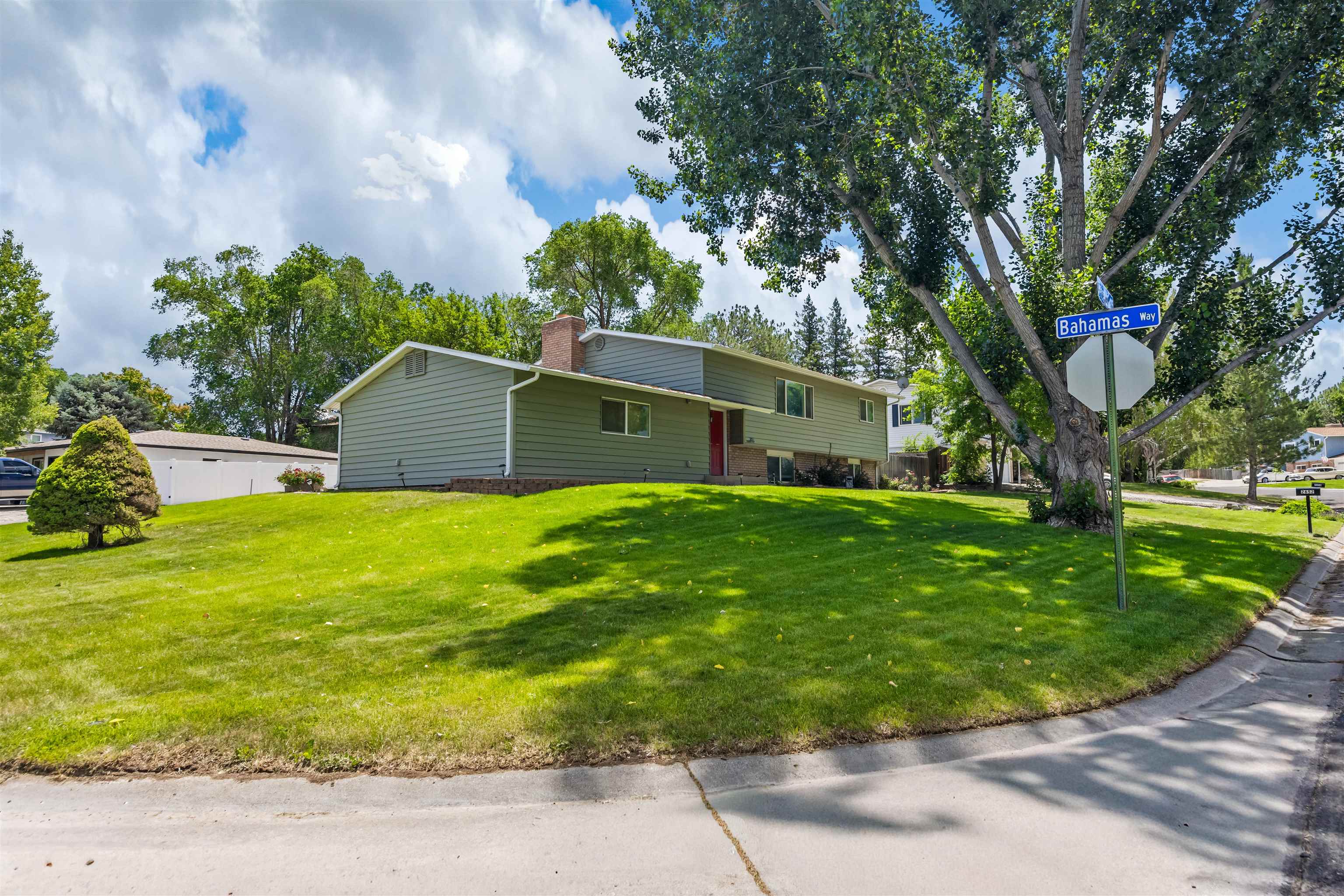 2652 Paradise Way