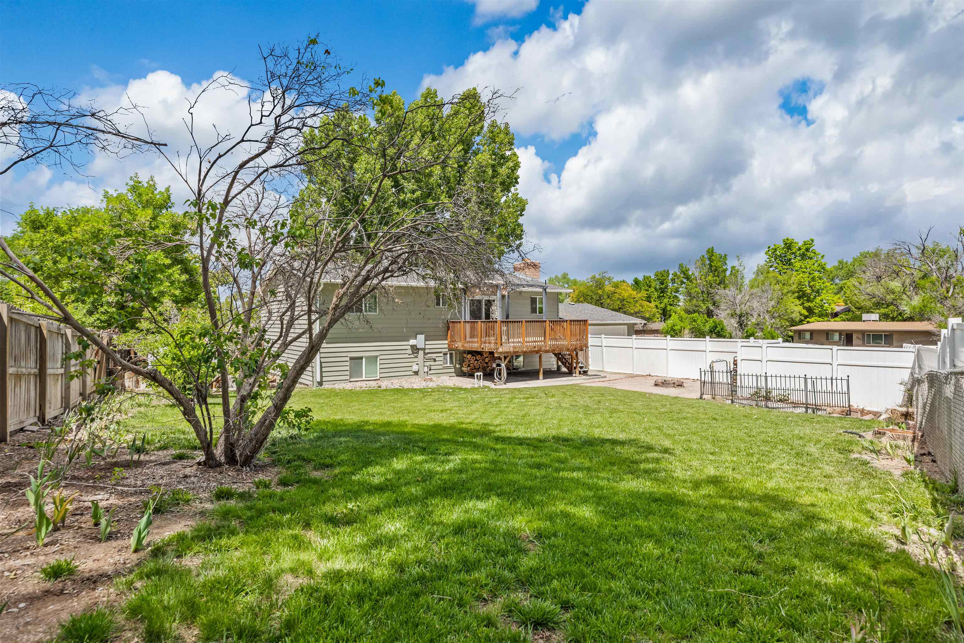2652 Paradise Way