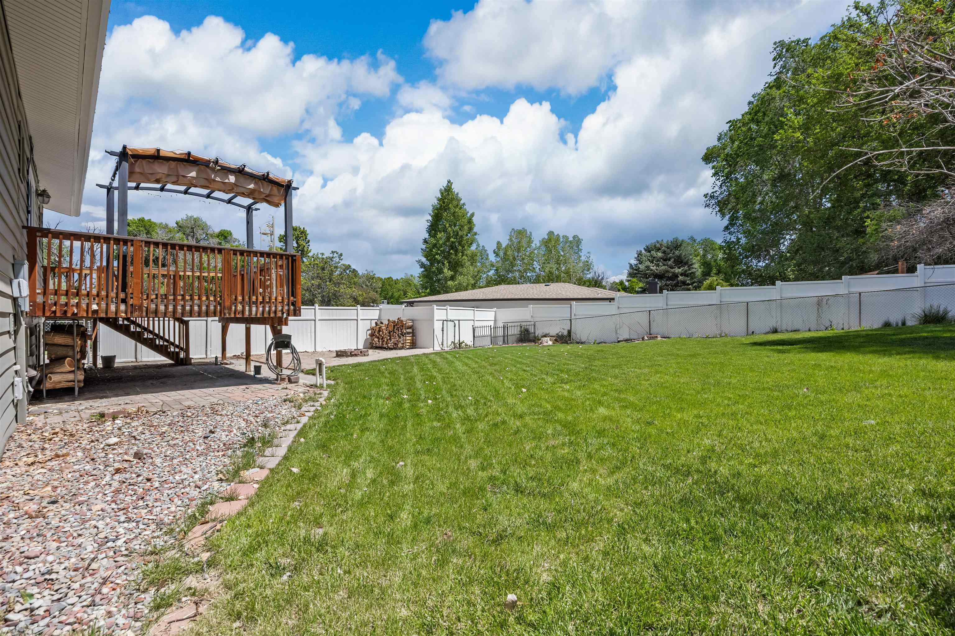 2652 Paradise Way