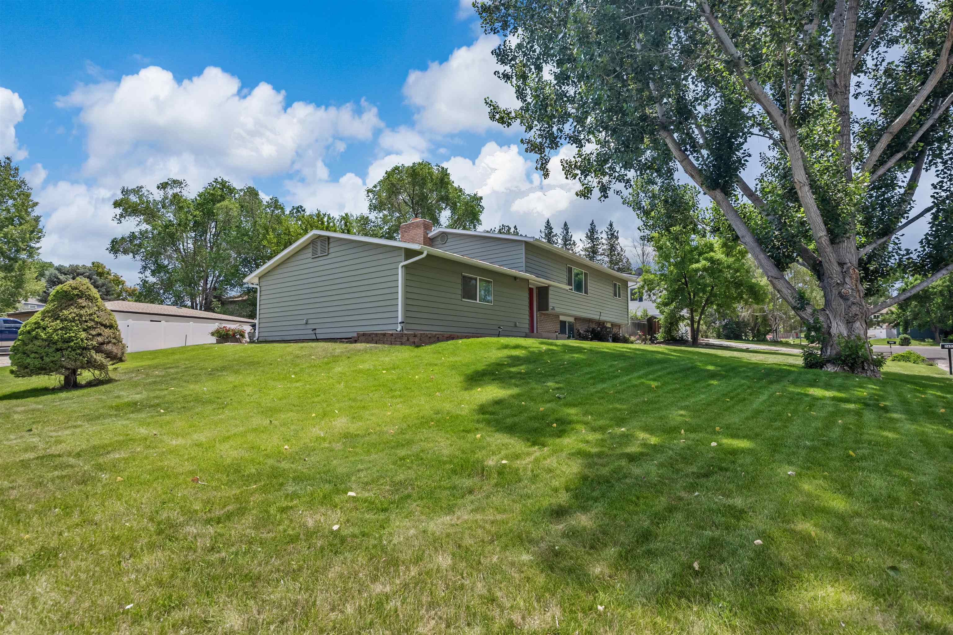 2652 Paradise Way