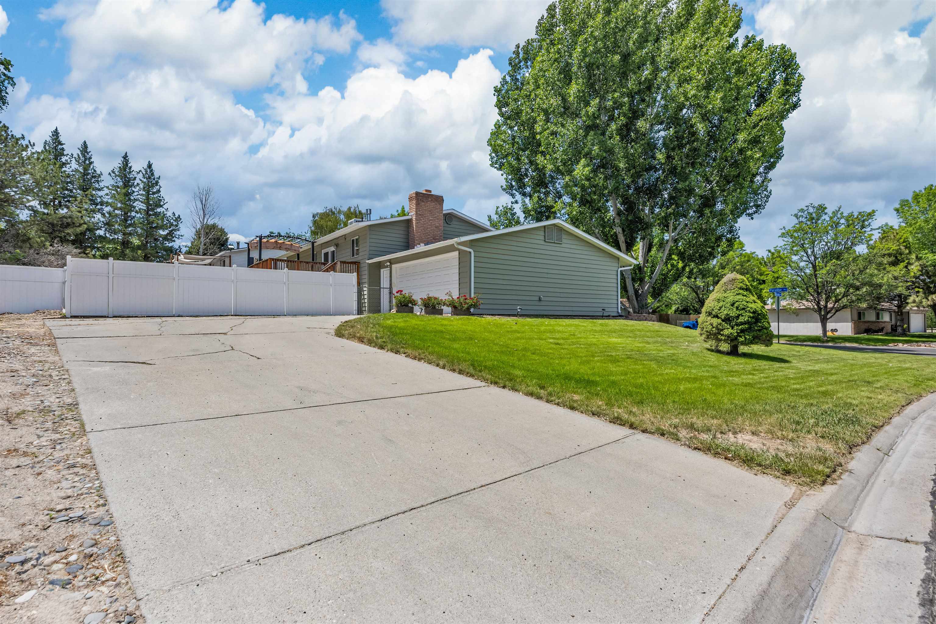 2652 Paradise Way