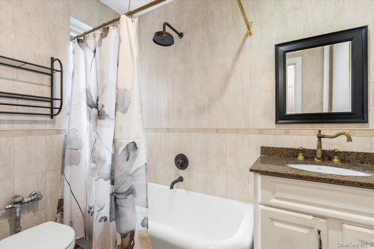 250 Bronxville Road Unit: 4H
