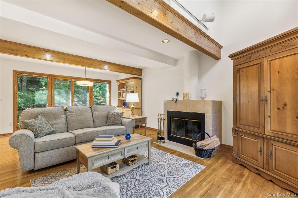 2 Deer Ridge Road