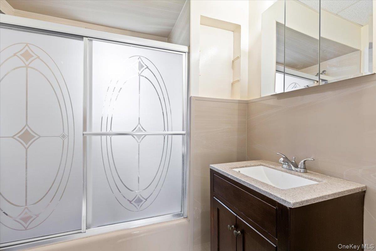 3 Merritt Avenue Unit: 2