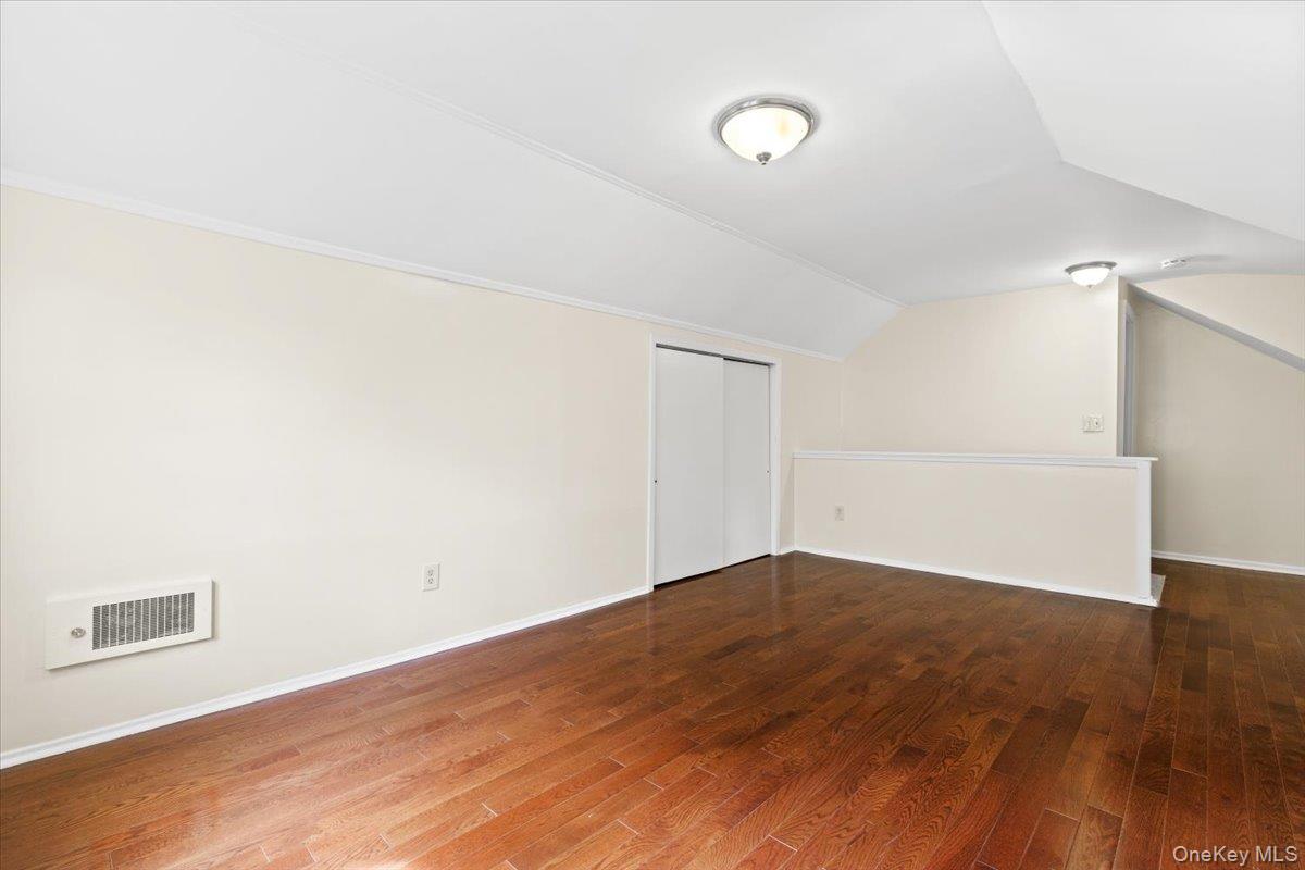 3 Merritt Avenue Unit: 2