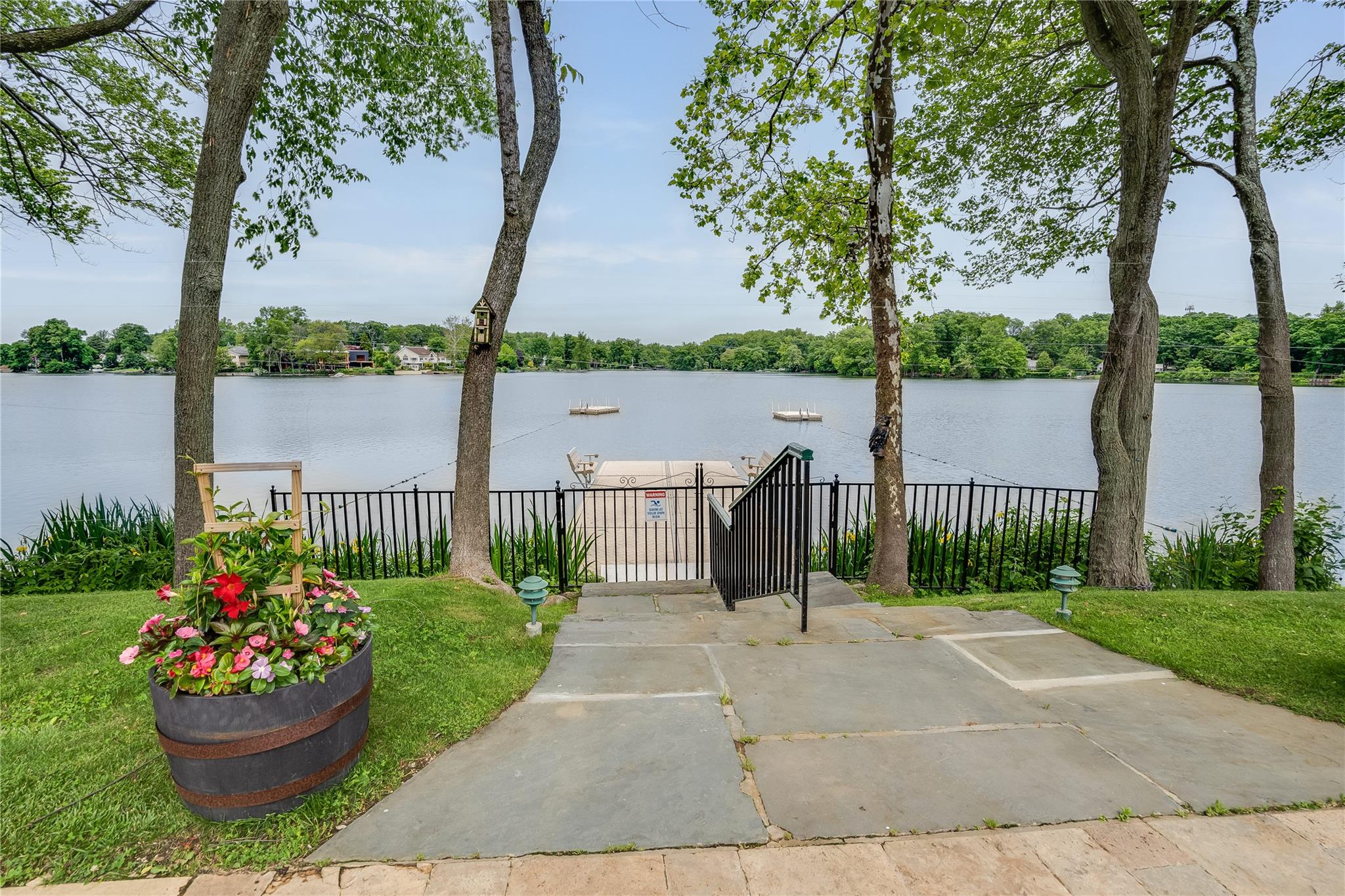 10 Waterside Close