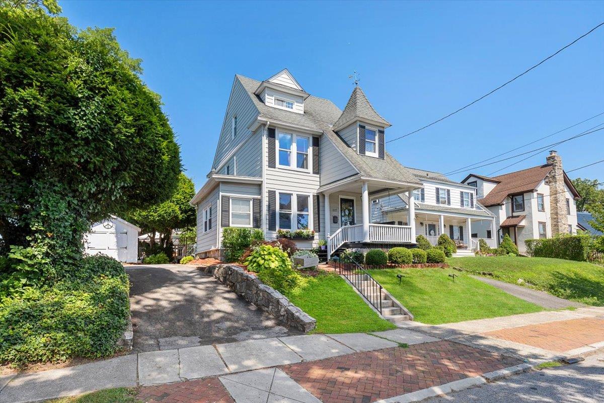227 Westchester Avenue