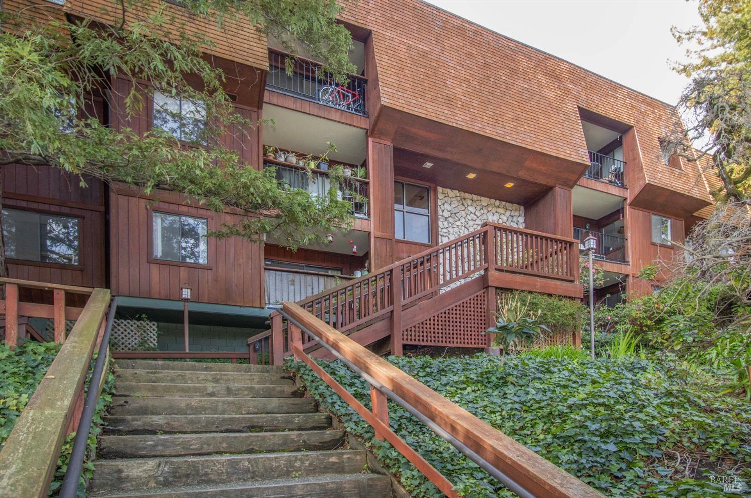 1579 Lincoln Avenue Unit: #101