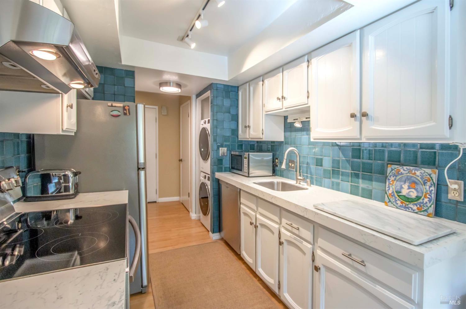 1579 Lincoln Avenue Unit: #101