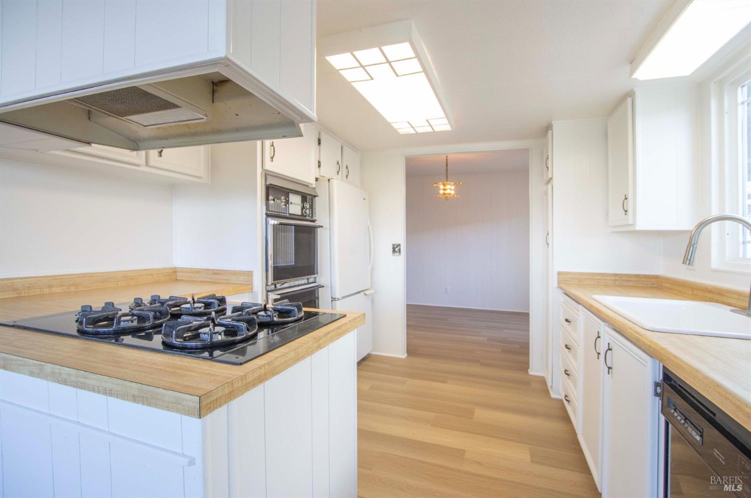 10 Fallen Leaf Drive