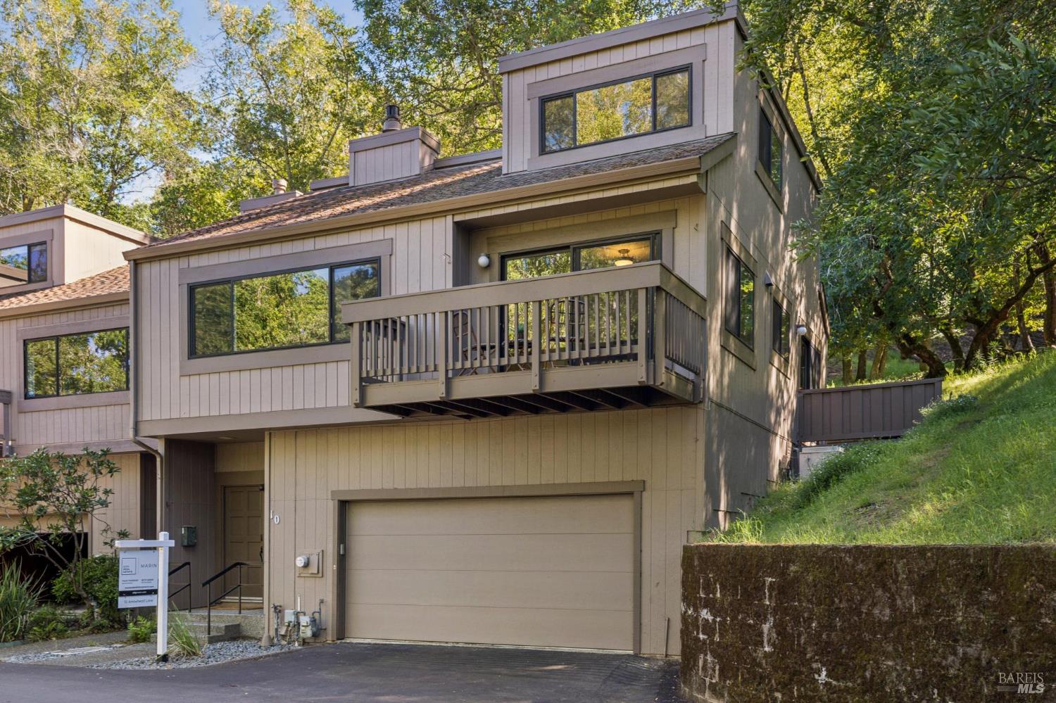 10 Arrowhead Lane