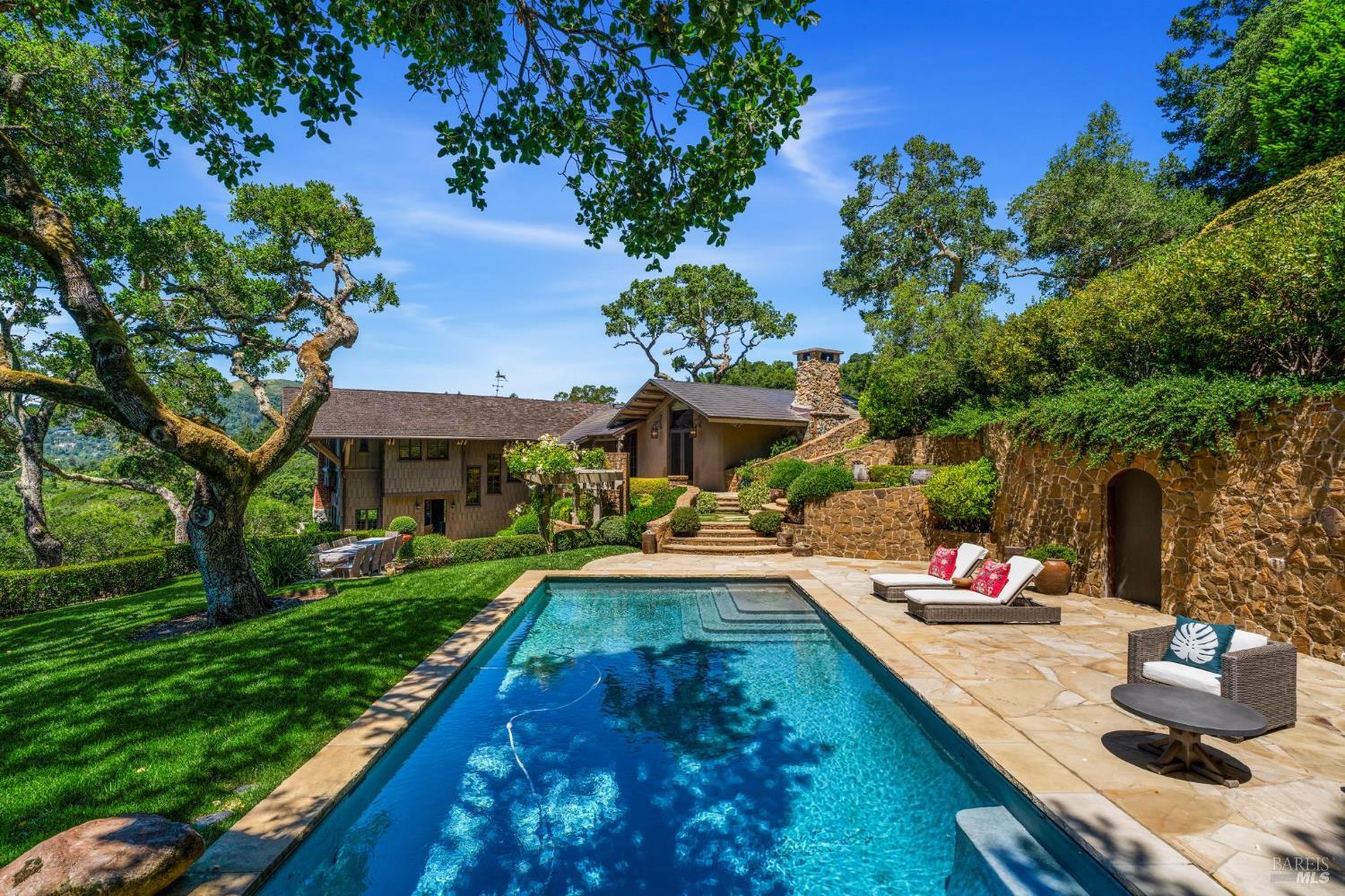 126 Winding Way